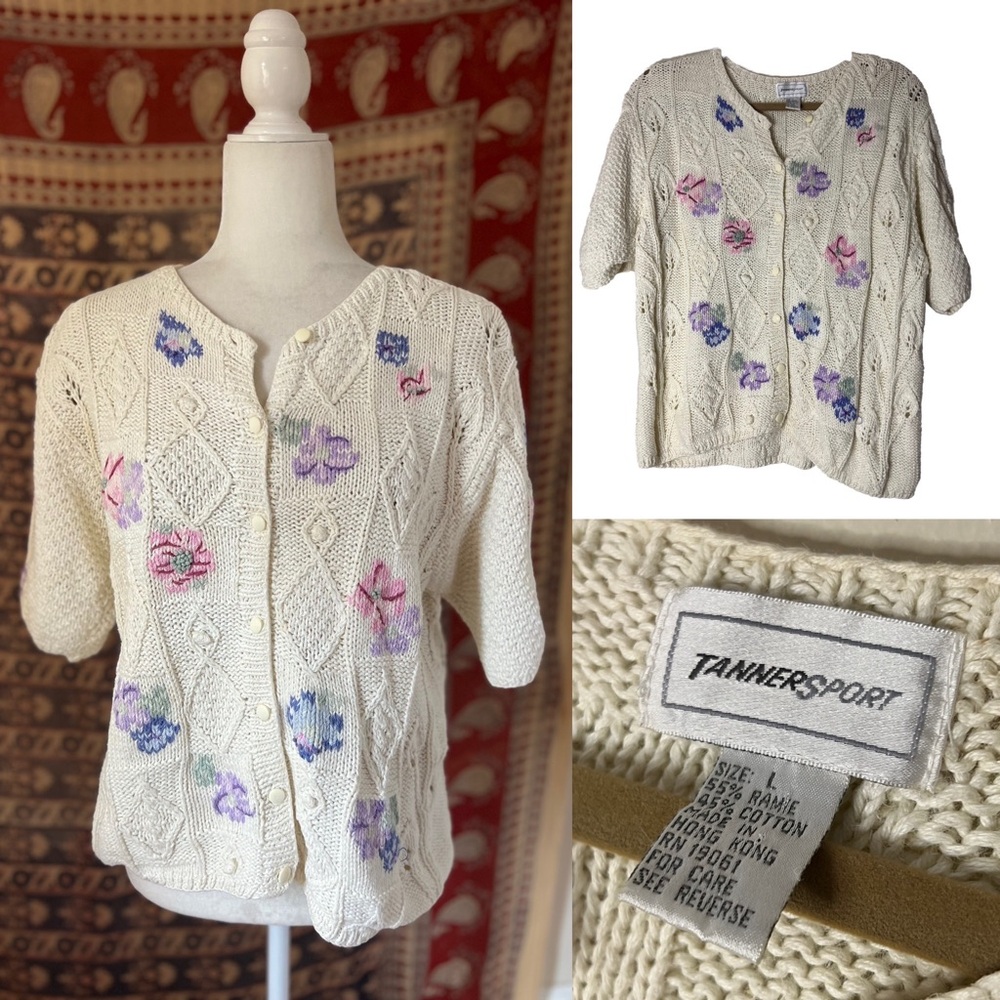 Vintage Women's Cream Floral Sweater Grandmacore granny cottage garden